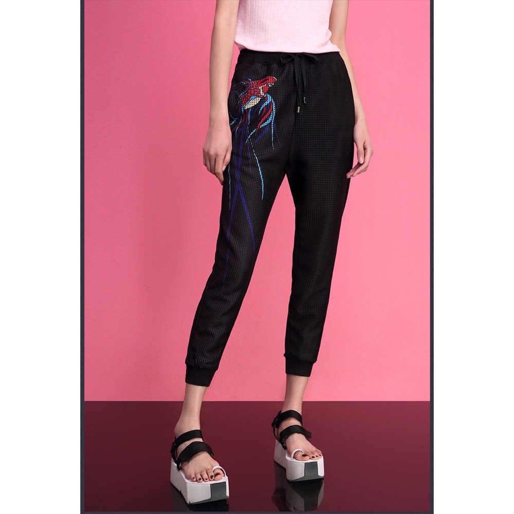 Cropped pants with Goldfish prints
